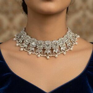 Reverse AD Choker in Silver Setting